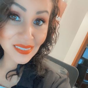 Meet your Posher, Elisha